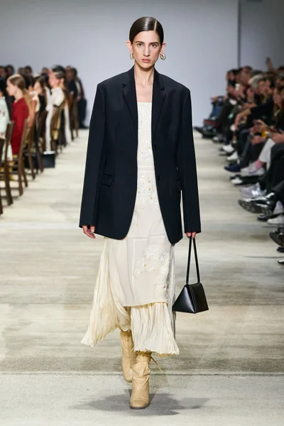 Look 54